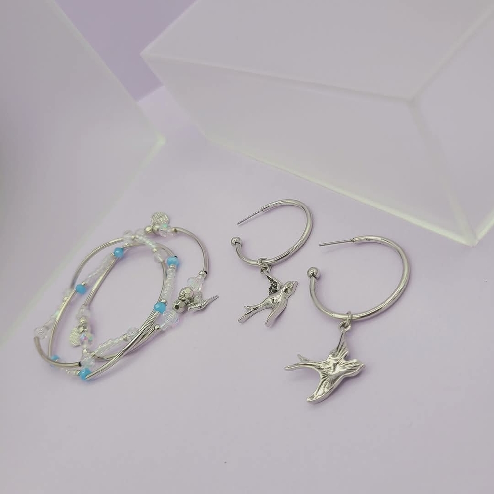 Elegant Silver and Blue Bird Jewelry Set